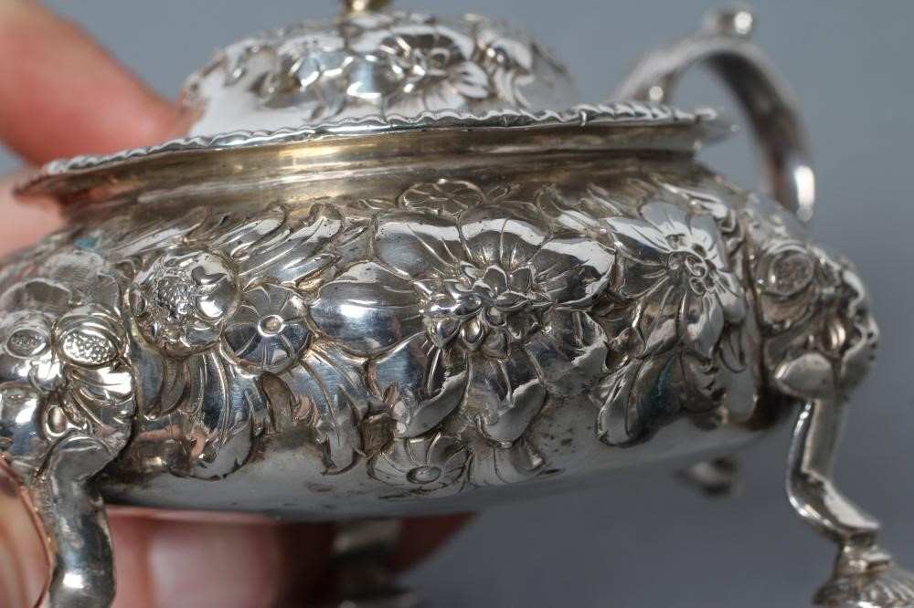 AN EARLY VICTORIAN SCOTTISH CAULDRON MUSTARD Image