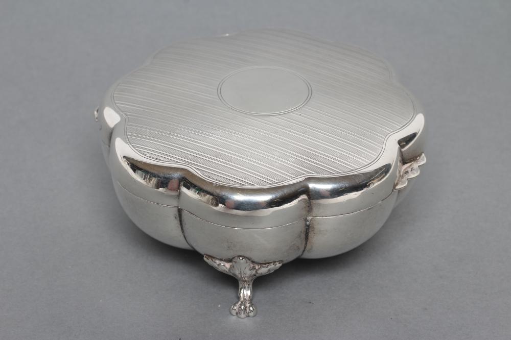 AN EDWARDIAN DRESSING TABLE BOX Image