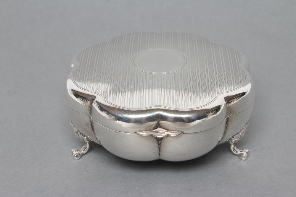 AN EDWARDIAN DRESSING TABLE BOX Image