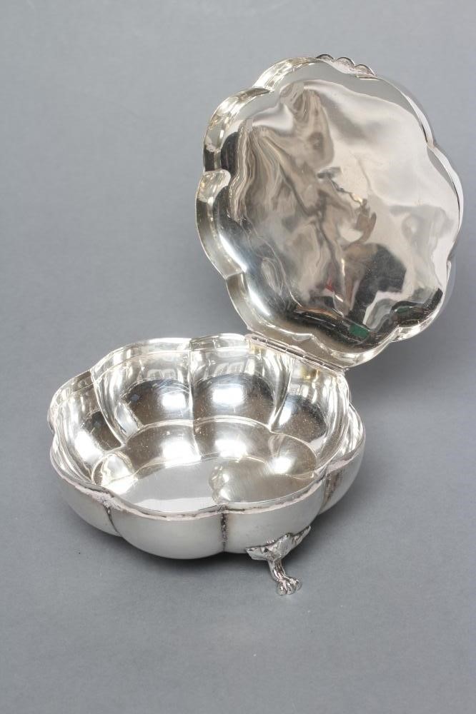 AN EDWARDIAN DRESSING TABLE BOX Image