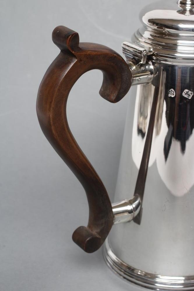 A QUEEN ANNE STYLE HOT WATER JUG Image