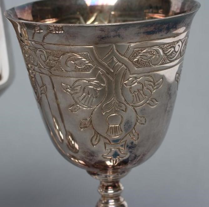 A SET OF THREE GOBLETS Image