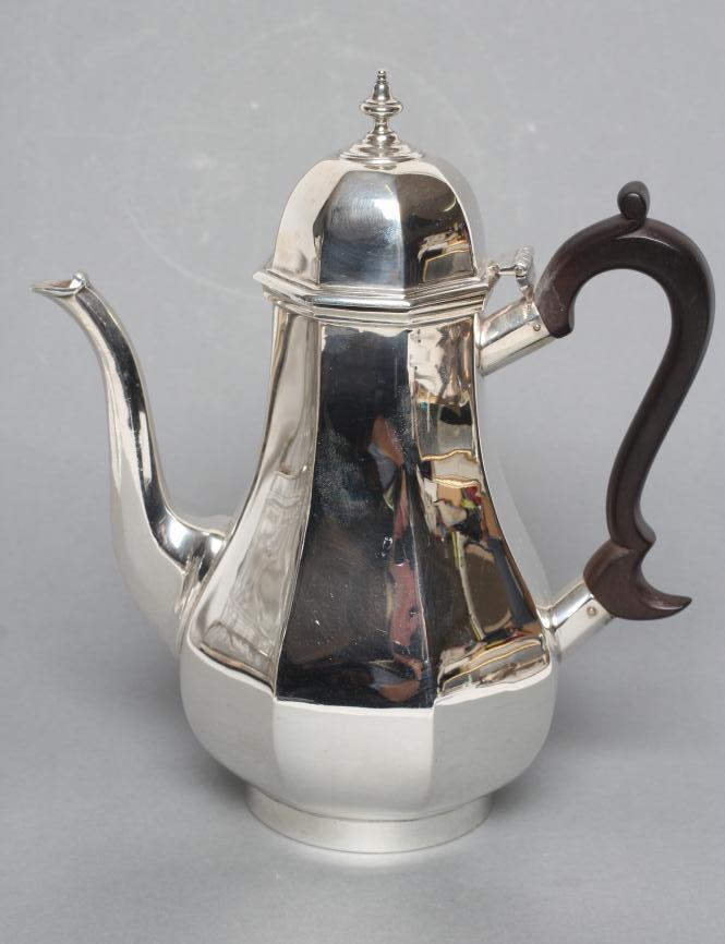A COFFEE POT Image