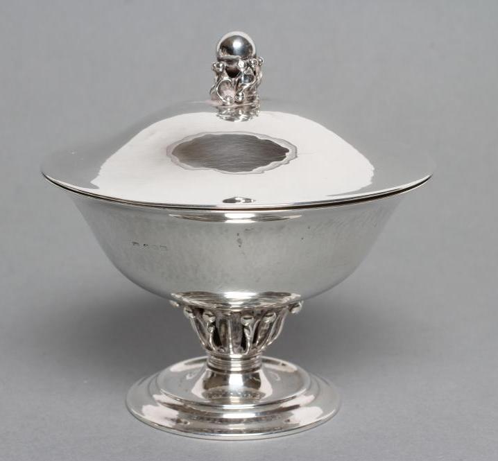 A GEORG JENSEN "LOUVRE" TYPE SMALL BOWL Image