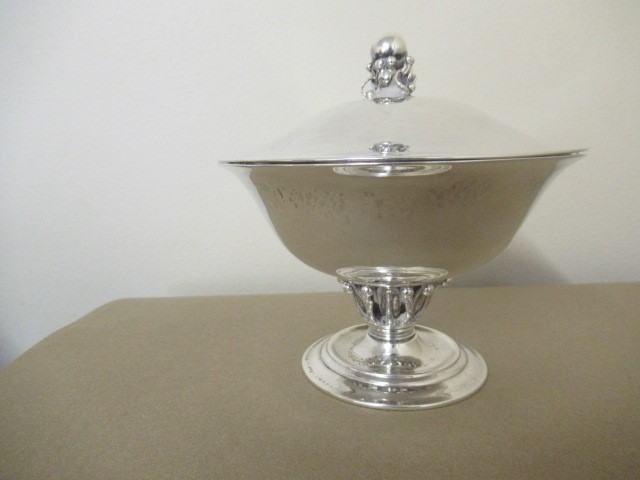 A GEORG JENSEN "LOUVRE" TYPE SMALL BOWL Image