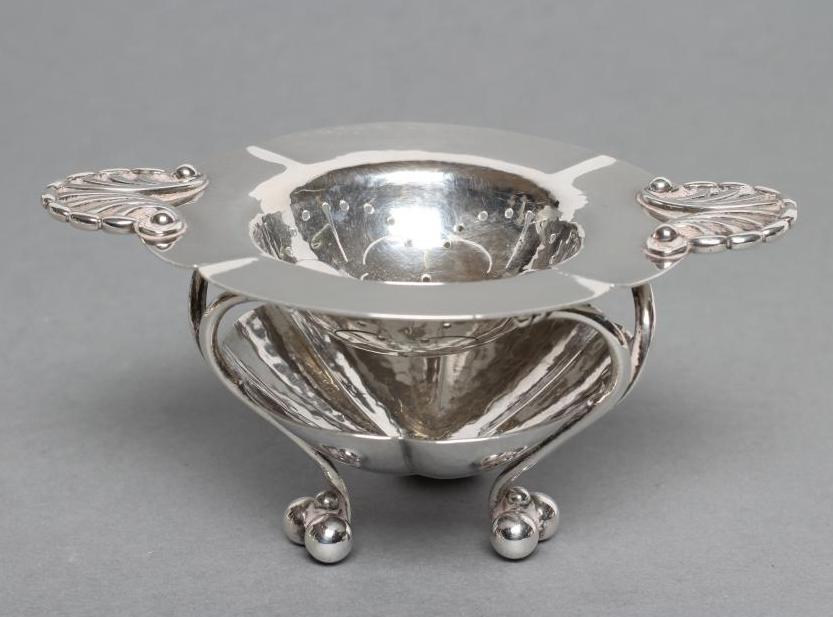 A GEORG JENSEN STAND Image