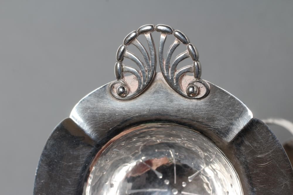 A GEORG JENSEN STAND Image