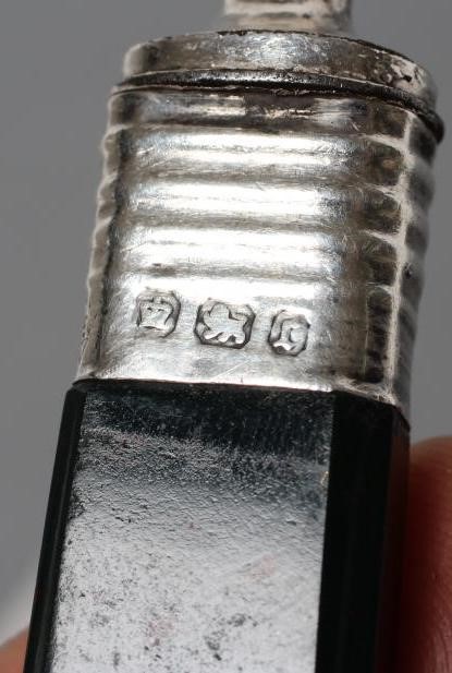 TWO PAIRS OF DESSERT KNIVES AND FORKS Image