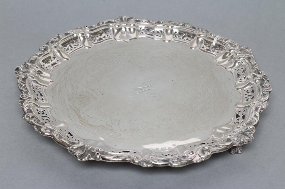 AN EDWARDIAN SMALL SALVER Image