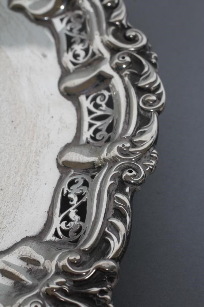 AN EDWARDIAN SMALL SALVER Image