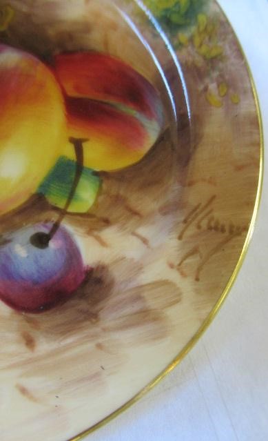 A ROYAL WORCESTER CHINA MINIATURE CABINET SOLITAIRE Image