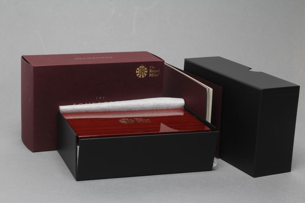 THE 2019 UK GOLD PROOF THREE COIN SOVEREIGN SET Image