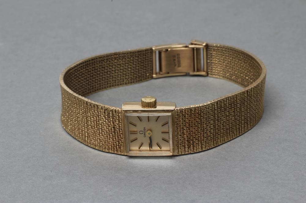 A LADY'S 9CT OMEGA WRISTWATCH Image