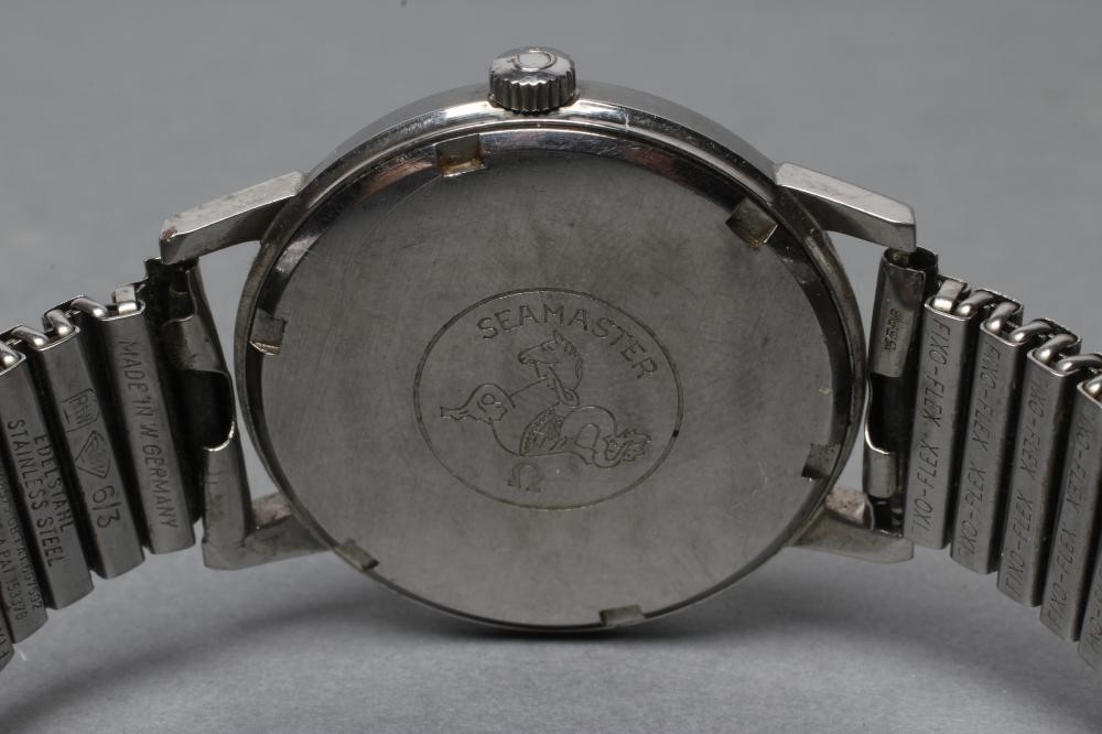 A GENTLEMAN'S OMEGA SEAMASTER 600 WRISTWATCH Image