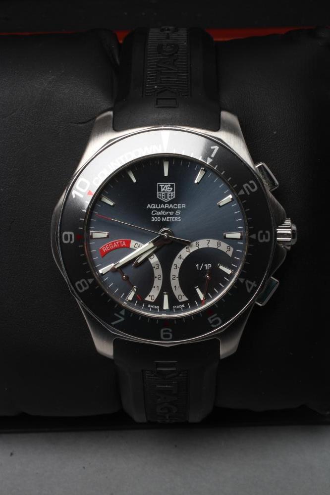 A GENTLEMAN'S TAG HEUER AQUARACER CALIBRE S REGATTA CHRONOGRAPH Image
