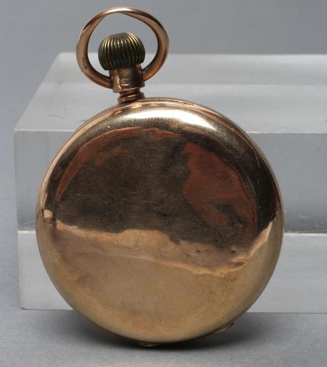 A 9CT GOLD TOP WIND POCKET WATCH Image