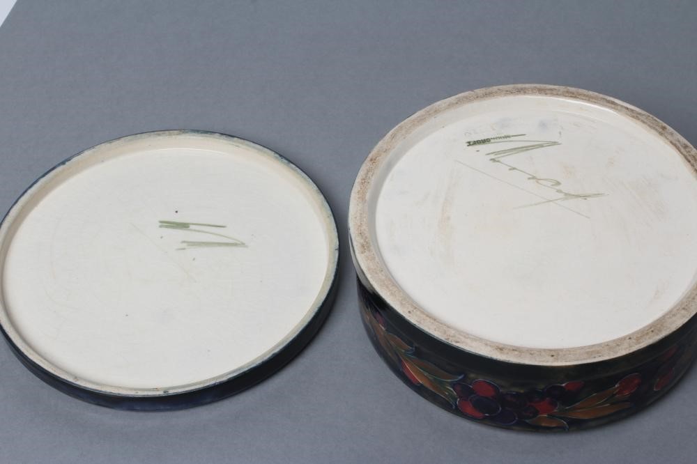A MOORCROFT POTTERY POMEGRANATE PATTERN LARGE BOX AND COVER Image
