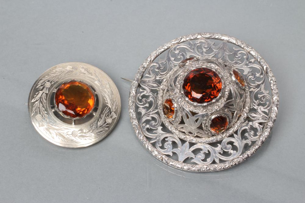 A LARGE SCOTTISH PLAID BROOCH of circular form Image