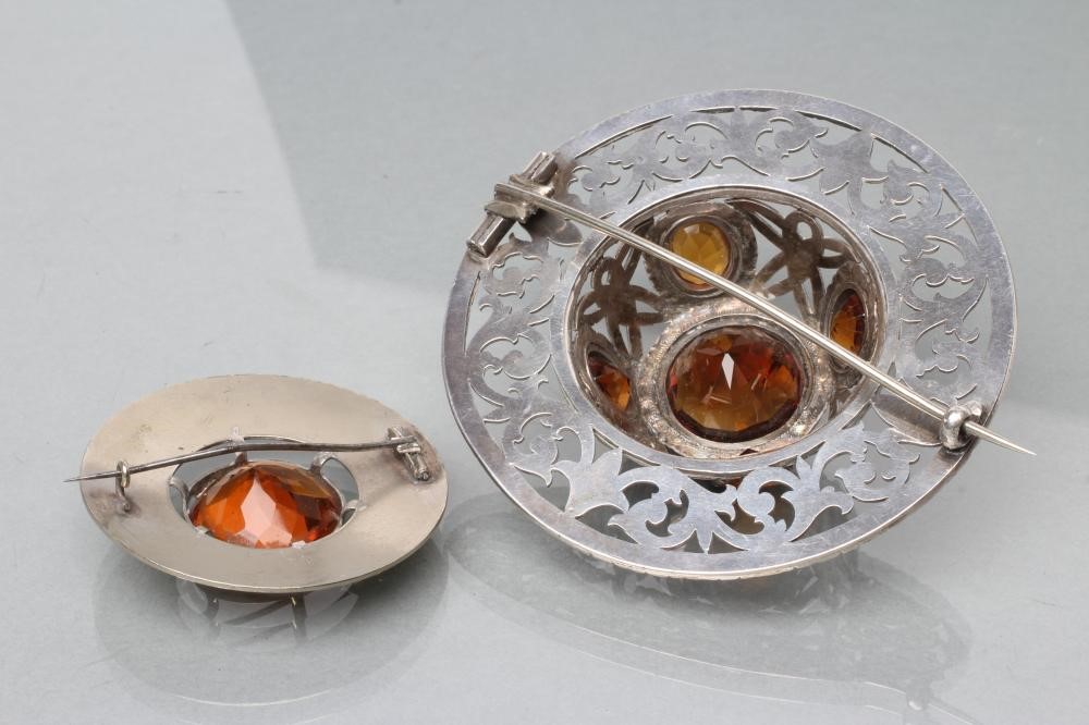 A LARGE SCOTTISH PLAID BROOCH of circular form Image