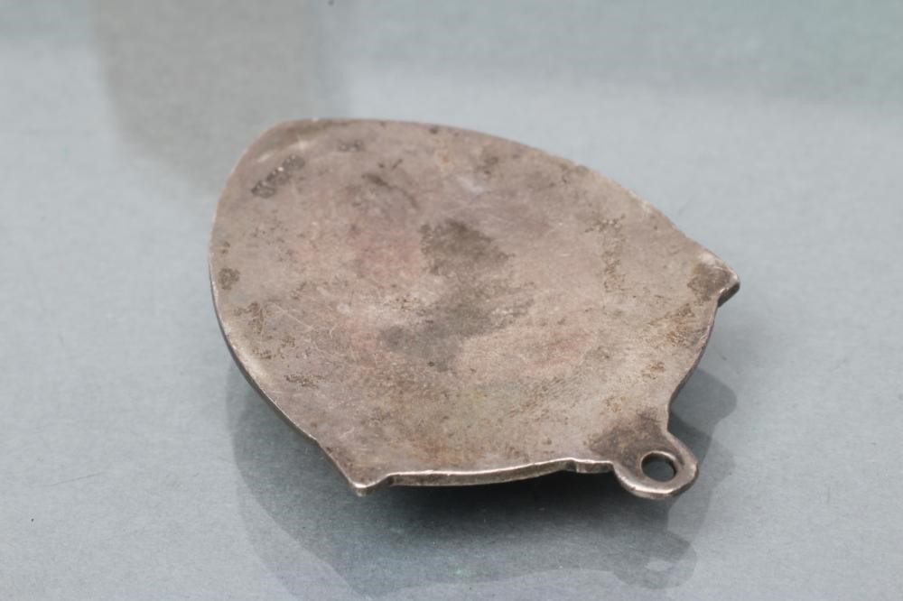 AN EDWARDIAN SILVER AND ENAMEL SECESSIONIST PENDANT Image