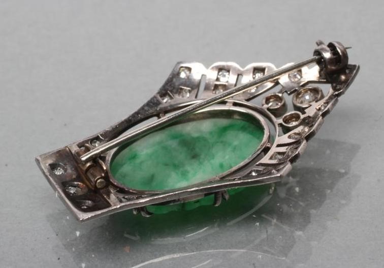 AN ART DECO JADE AND DIAMOND BROOCH Image