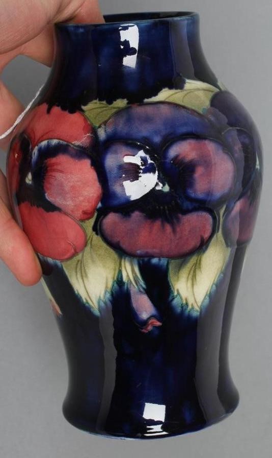A MOORCROFT POTTERY PANSY PATTERN VASE Image