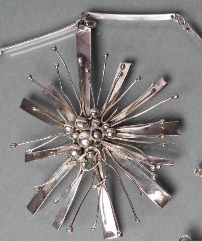 A MODERN SILVER PENDANT Image