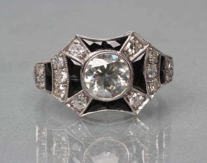 AN ART DECO DIAMOND AND ONYX COCKTAIL RING Image