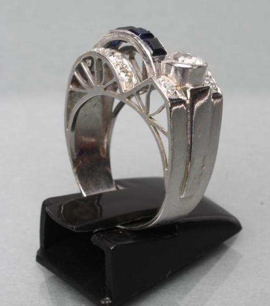 AN ART DECO SAPPHIRE AND DIAMOND COCKTAIL RING Image