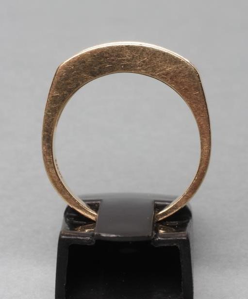 A DIAMOND HALF HOOP ETERNITY RING Image