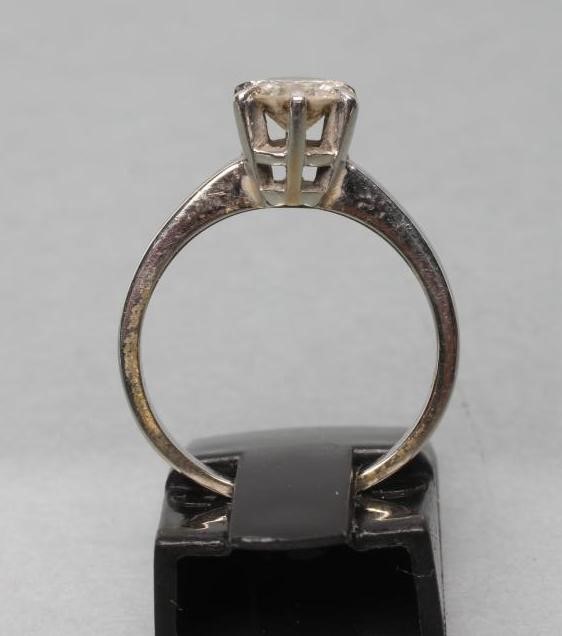 A SOLITAIRE DIAMOND RING Image