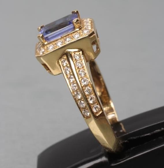 A TANZANITE AND DIAMOND DRESS RING Image