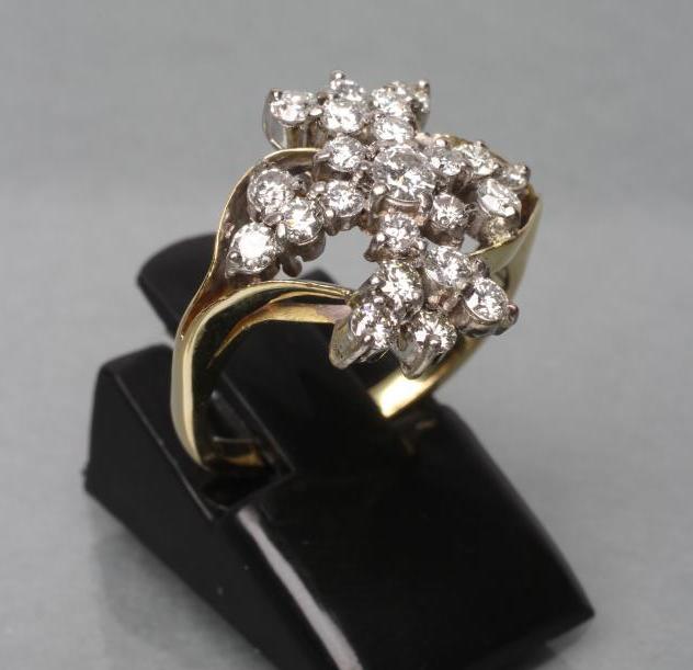 A DIAMOND COCKTAIL RING Image