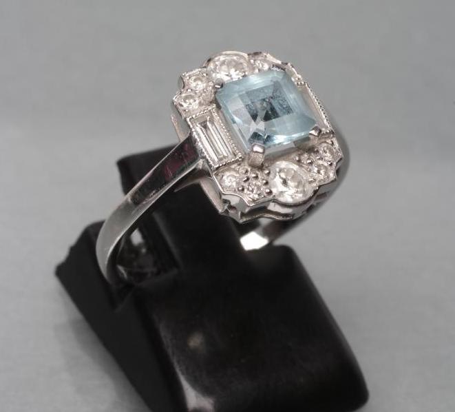AN ART DECO DRESS RING Image