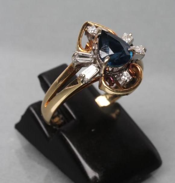 A SAPPHIRE AND DIAMOND DRESS RING Image