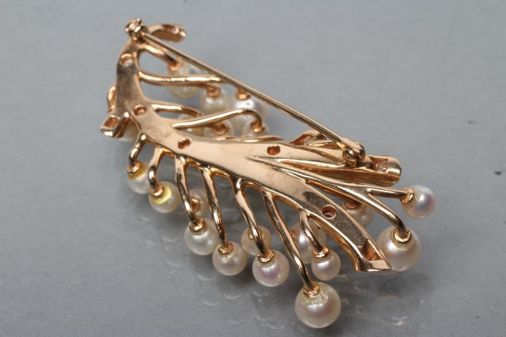 A CULTURED PEARL AND DIAMOND SPRAY BROOCH Image