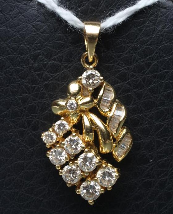 A DIAMOND PENDANT Image