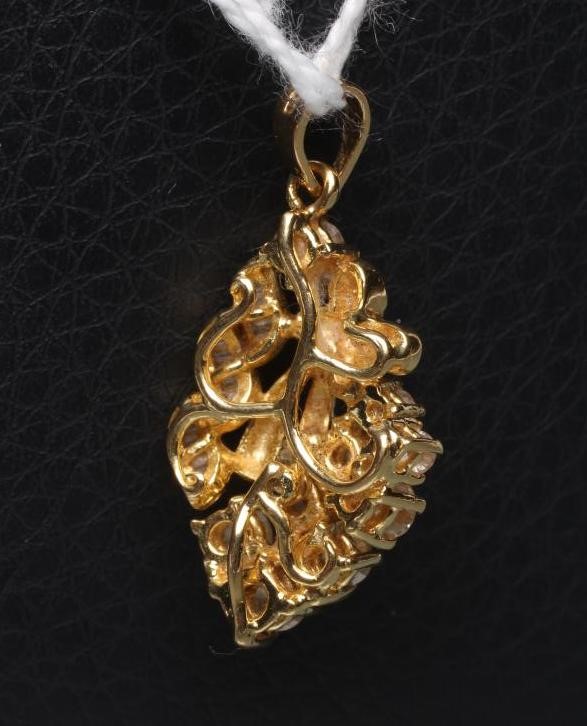 A DIAMOND PENDANT Image