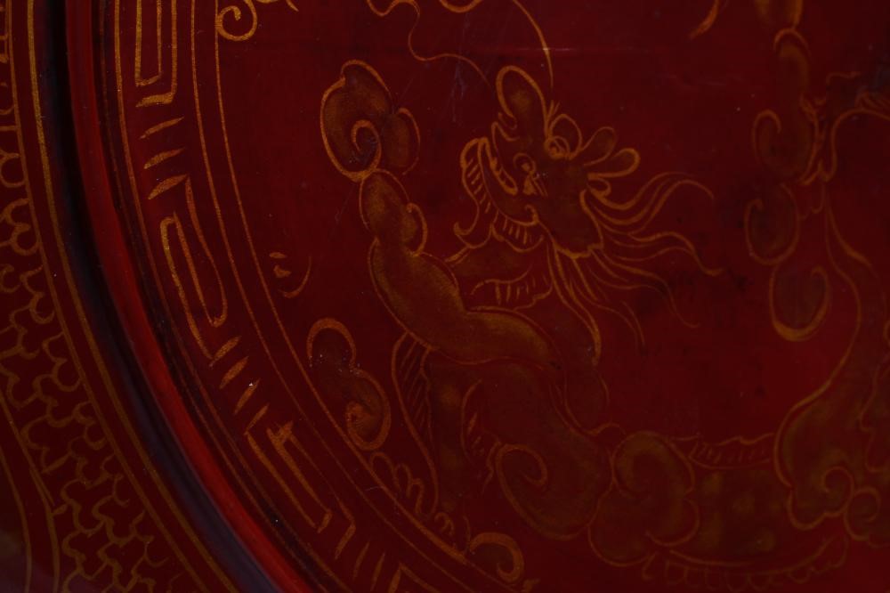 A LARGE VIETNAMESE RED LACQUER BETEL BOX AND COVER Image