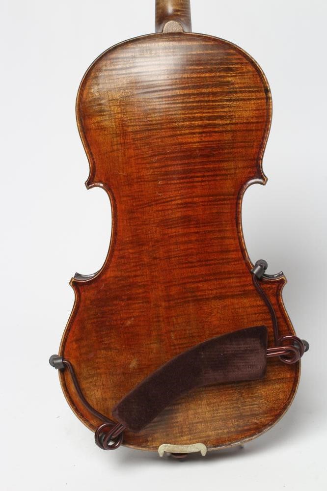 A VIOLIN Image