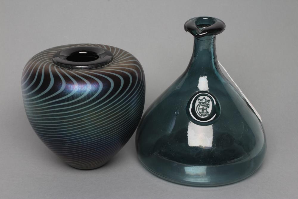 DAVID WALLACE - a peacock iridescent glass vase with swirled lines Image