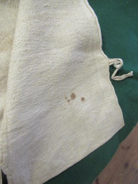 A REGENCY GENTLEMAN'S CREAM SILK WAISTCOAT Image