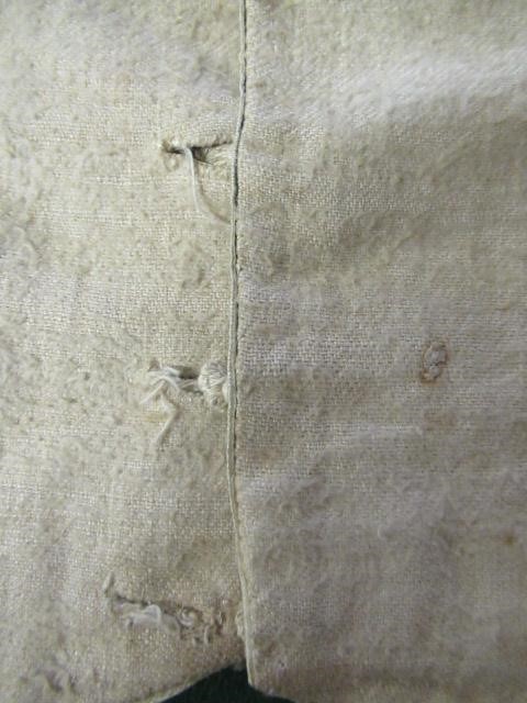 A REGENCY GENTLEMAN'S CREAM SILK WAISTCOAT Image
