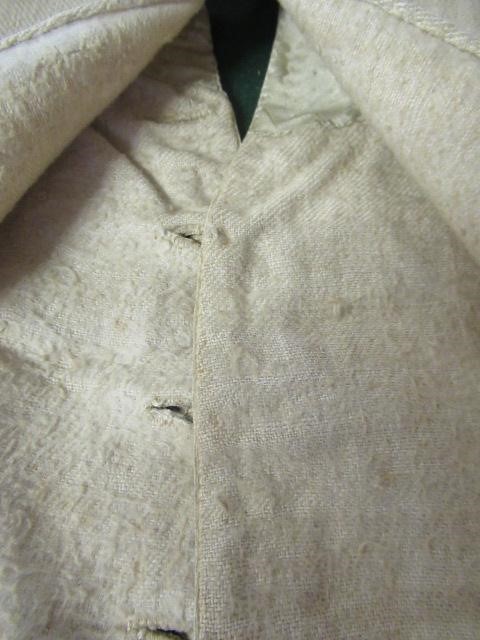 A REGENCY GENTLEMAN'S CREAM SILK WAISTCOAT Image