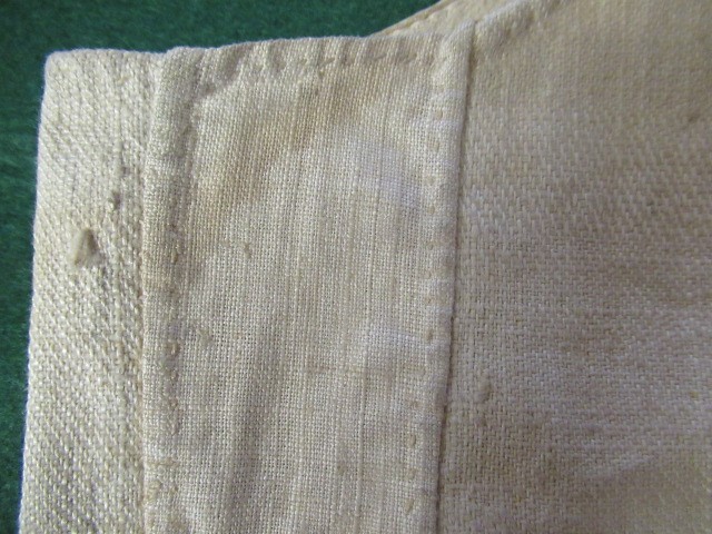 A REGENCY GENTLEMAN'S CREAM SILK WAISTCOAT Image