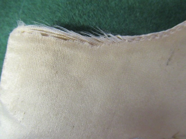 A REGENCY GENTLEMAN'S CREAM SILK WAISTCOAT Image