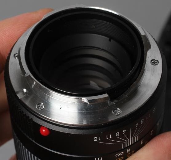 A LEICA SUMMARIT-M LENS Image