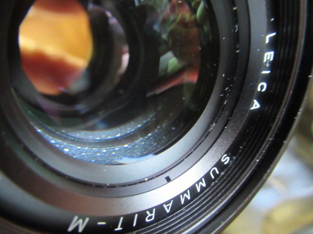 A LEICA SUMMARIT-M LENS Image