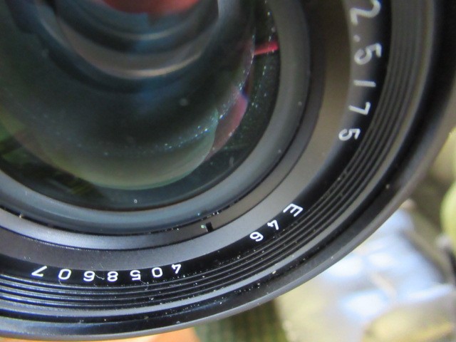 A LEICA SUMMARIT-M LENS Image