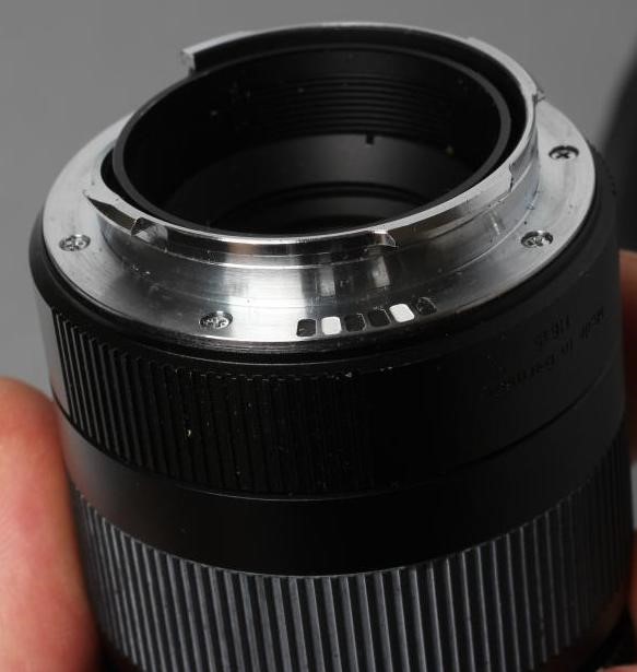 A LEICA SUMMARIT-M LENS Image